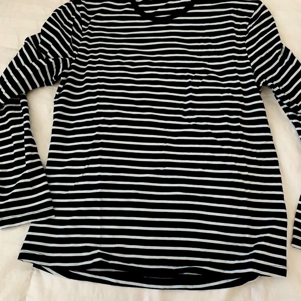 Lululemon long sleeve 5 year basic tee
